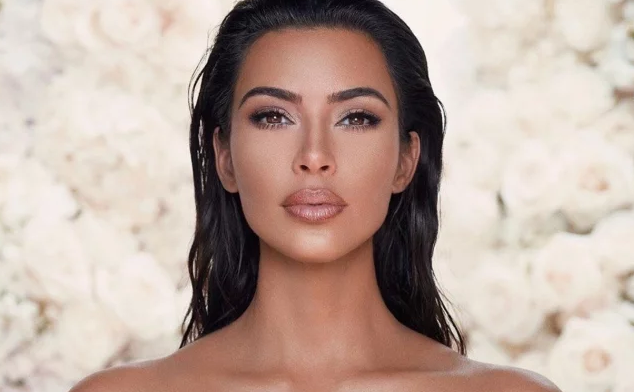 Así se ve Kim Kardashian en una foto que publicó en Instagram sin maquillaje