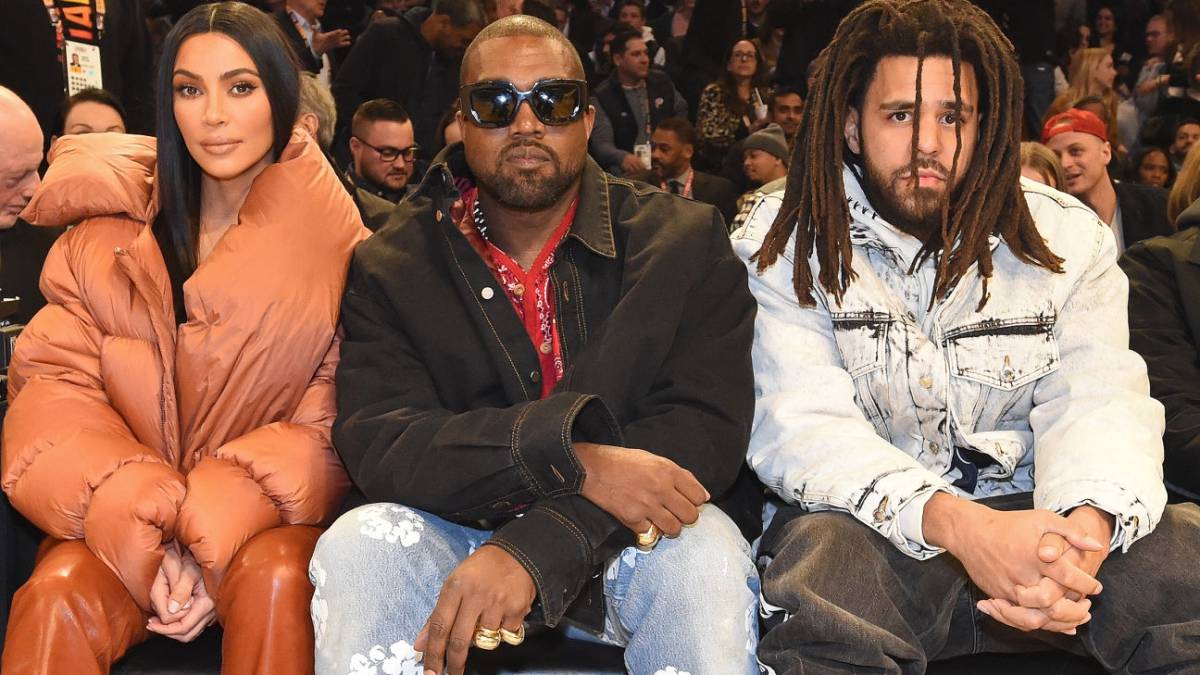 No creerás lo que le hizo Kanye West a Kim Kardashian frente a la ‘Kiss Cam’ de la NBA que fue tendencia (Fotos)