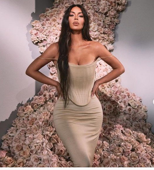 Kim Kardashian se prepara para lanzar nueva fragancias