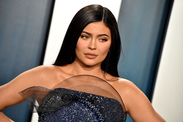 ¡Sin perjuicios! Kylie Jenner enseñó sus voluptuosos pechos con estrías y no creerás lo que ocurrió (Fotos)