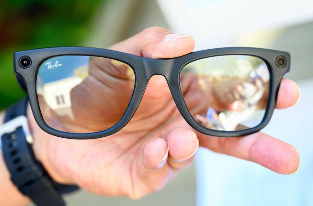 Ray-Ban Stories: así son las nuevas gafas inteligentes de Facebook para  sacar fotos y grabar