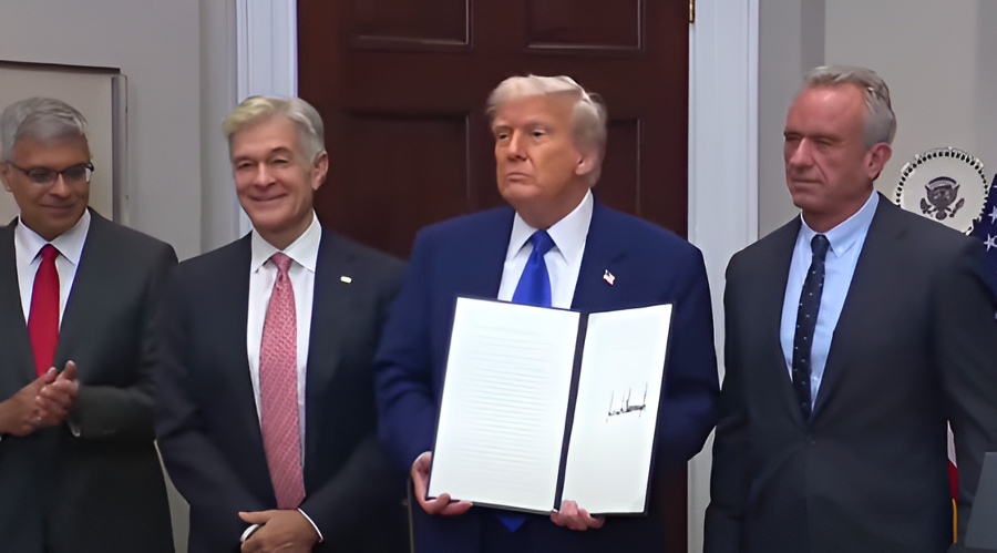 Trump firma orden ejecutiva para bajar el precio de los medicamentos hasta un 80%