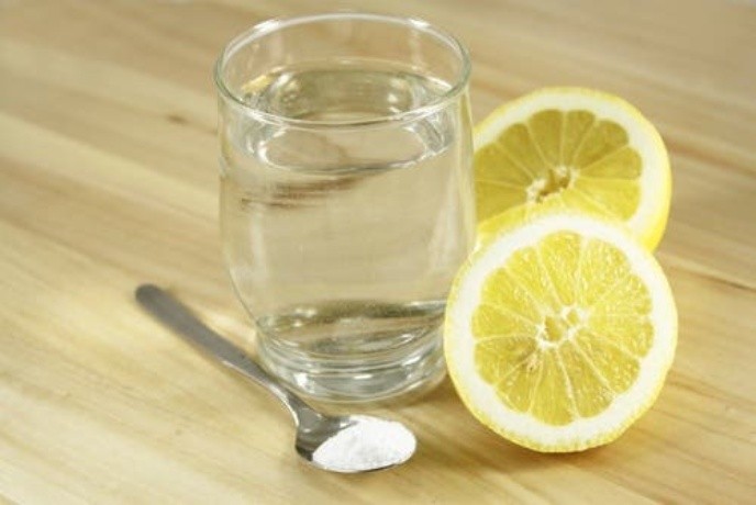 Descubre las bondades de tomar limón con bicarbonato