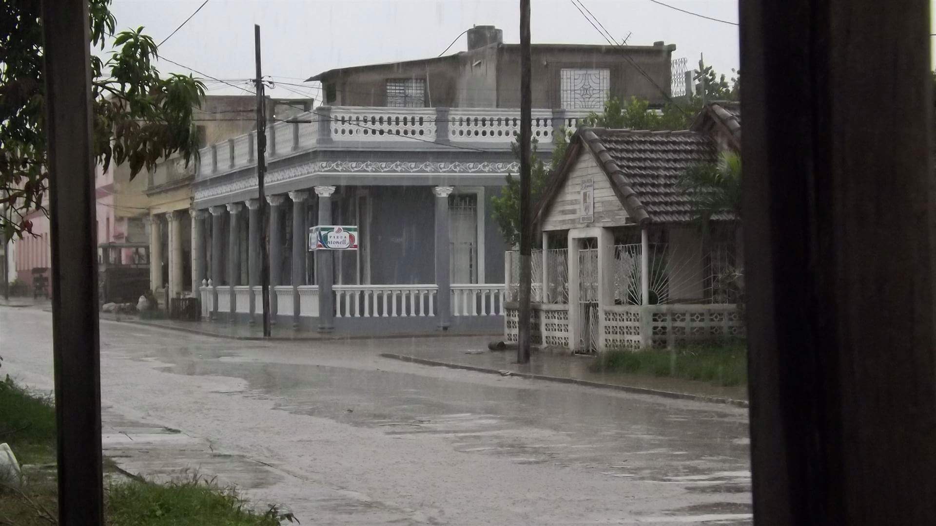 Tres familias en North Lauderdale quedan sin hogar a causa del mal clima
