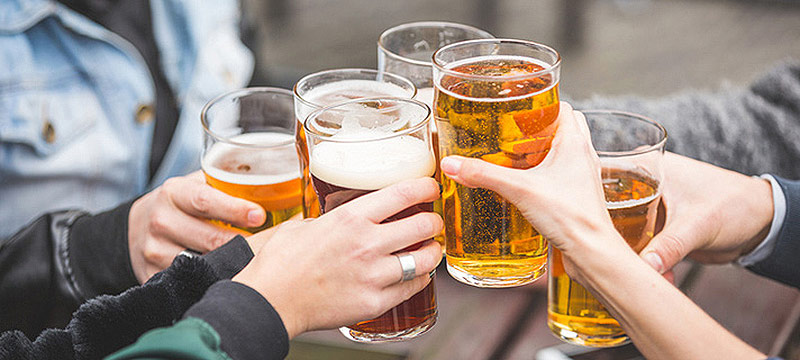 Ciudadanos estadounidenses consumen más alcohol ahora que hace 100 años