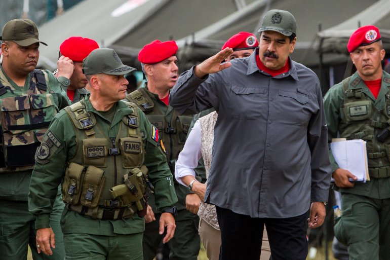 Militares venezolanos emiten sus propias tarjetas de crédito tras veto de Mastercard