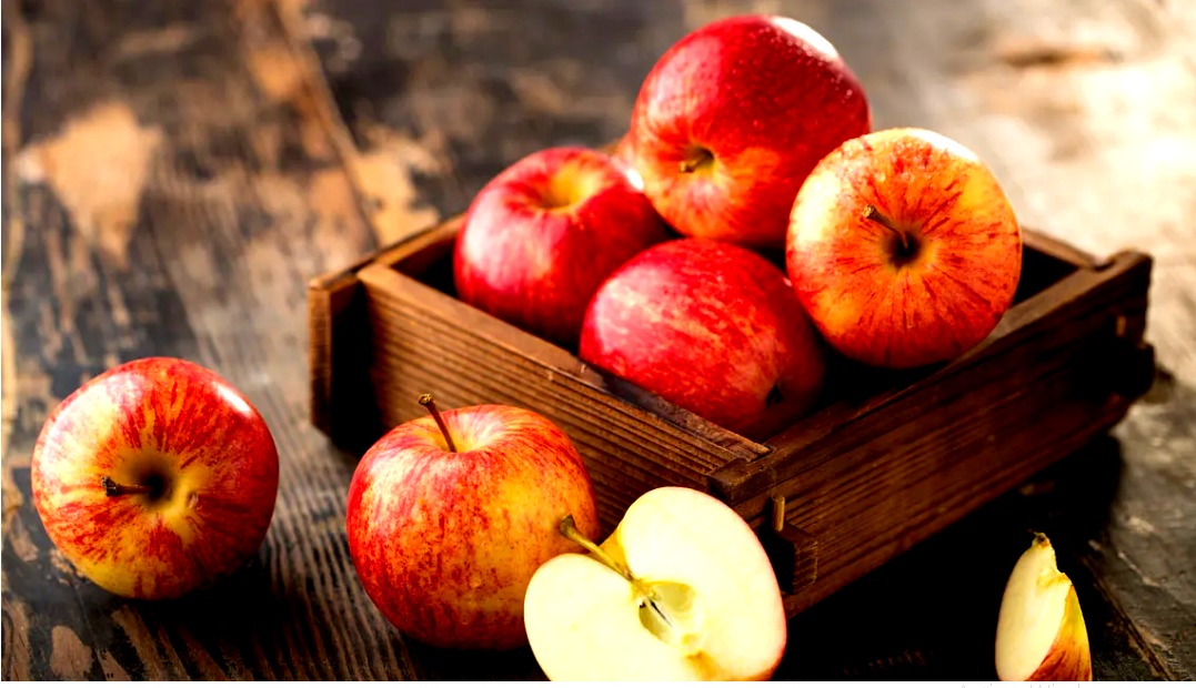 Porqué es mejor consumir las manzanas siempre con piel