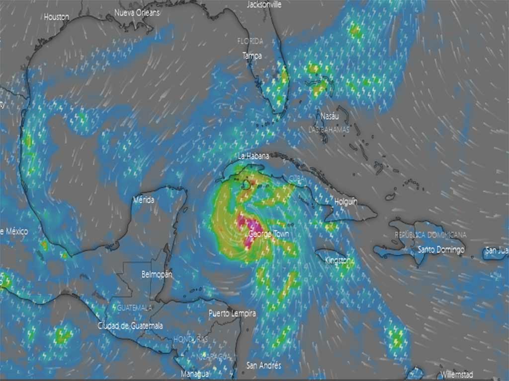 El huracán Ian llegará en la madrugada del martes a Cuba al menos con categoría 3
