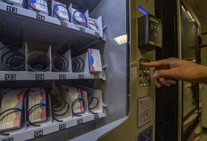 Expendedoras de anticonceptivos se abren paso en universidades de EE.UU