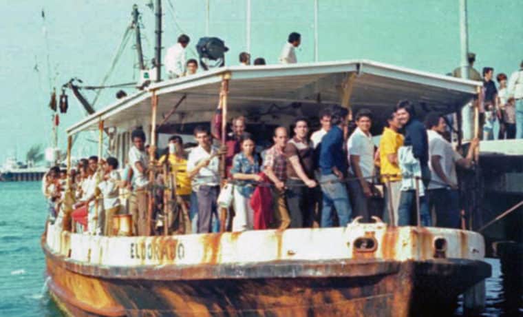 Éxodo cubano desbocado: nuevo barco toca tierra en Florida