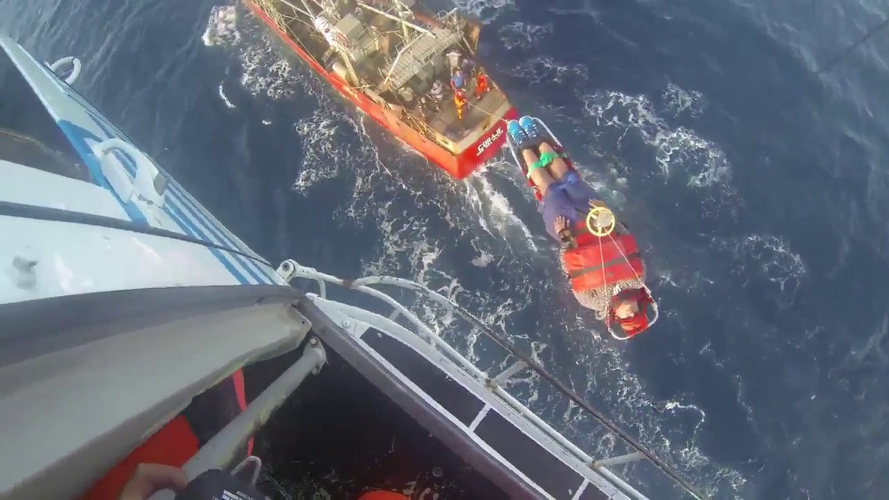 Confirman que barco pesquero rescató a tres personas tras un accidente aéreo cerca de Bimini