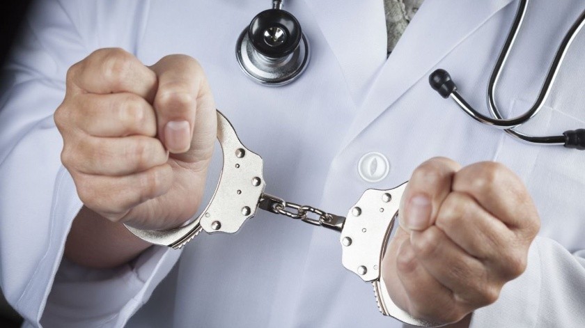 Florida: suspenden licencia a médico acusado por pornografía infantil