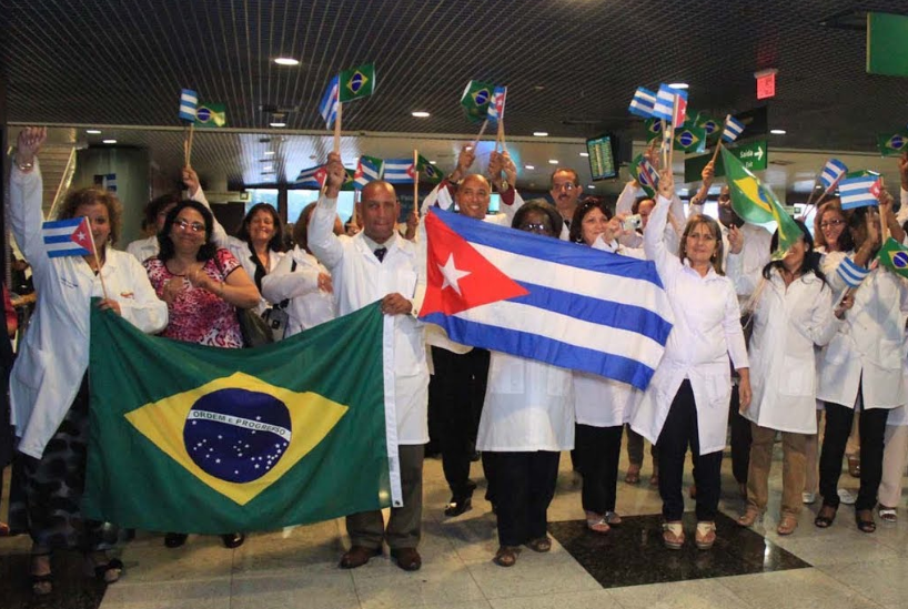 Brasil ofreció residencia y permiso de trabajo a médicos cubanos por dos años