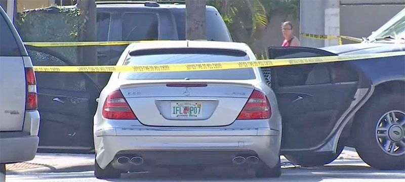 Arrestado asaltante de banco tras persecución y choque en Mercedes Benz