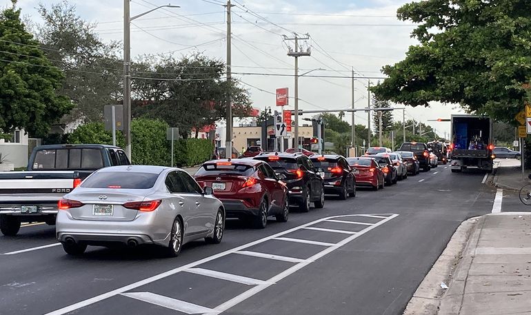 Vías de Miami-Dade a la ciudad de Miami en total congestión vehicular