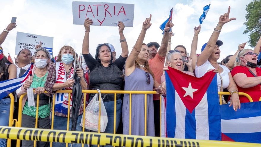 Cubanos interrumpen concierto en Miami para pedir “medidas concretas” a EE.UU.