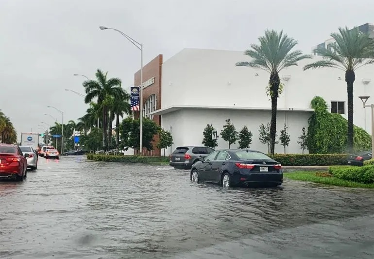 Francis Suárez ejecuta acciones de prevención por inundaciones en Miami