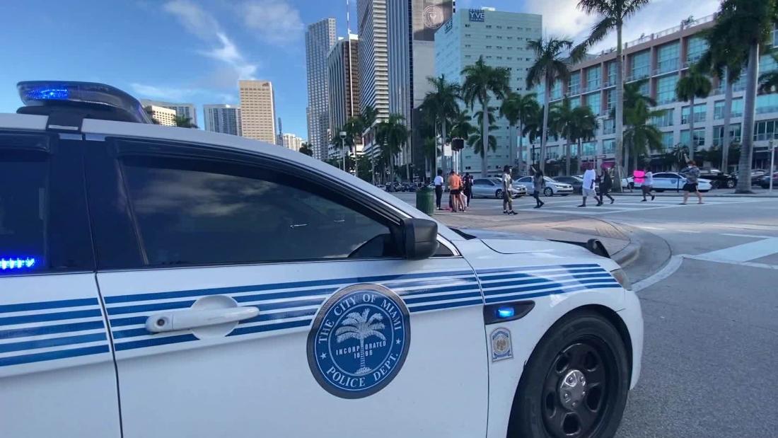 Policía de Miami encontró a una adolescente y su bebé desaparecidos