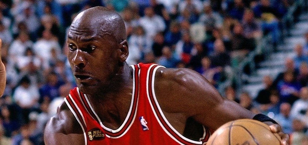 Icónicas zapatillas de Michael Jordan fueron subastadas por millonaria suma
