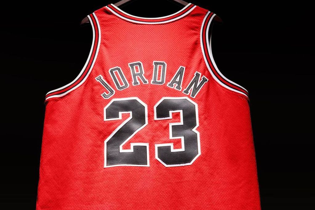 Subastarán la camiseta de Michael Jordan de las finales del 98