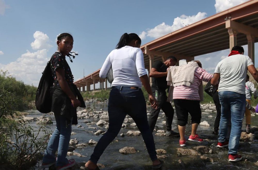 El modus operandi de los coyotes para engañar a migrantes que viajan a EE.UU