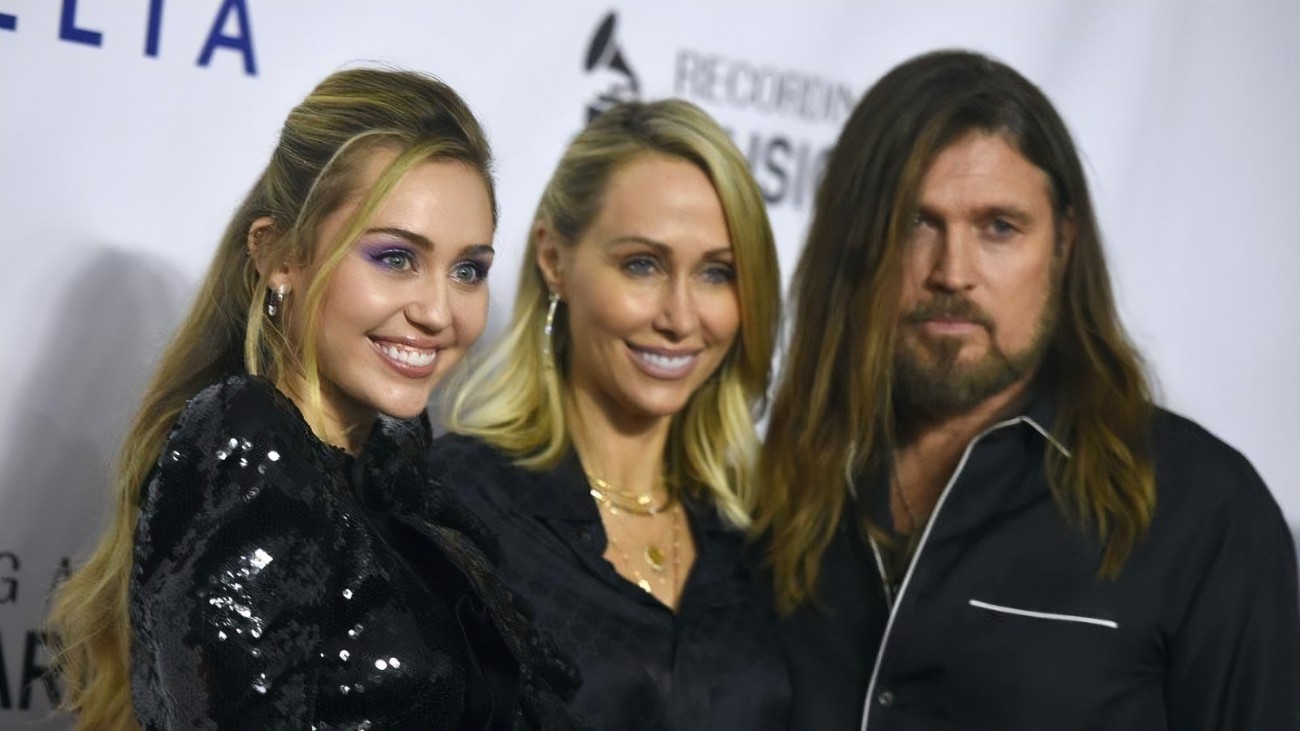 Padres de Miley Cyrus se divorcian por “diferencias irreconciliables”