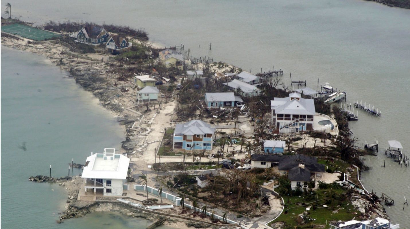 VIDEO: Ministro de Agricultura de Bahamas muestra como Dorian destruyó su hogar