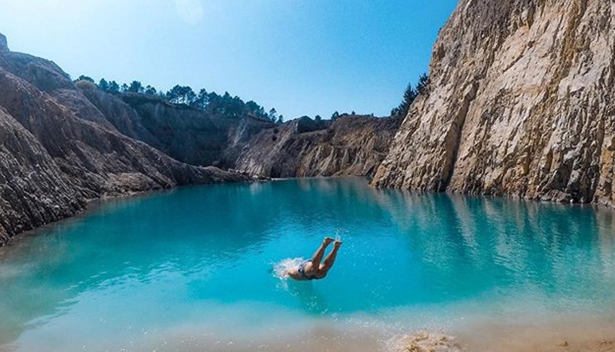 Monte Neme: el lago tóxico español que atrae a los instagramers