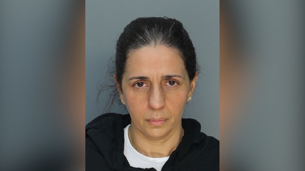 Pagan para defender a una mujer de Miami acusada de asesinar a su hijo autista