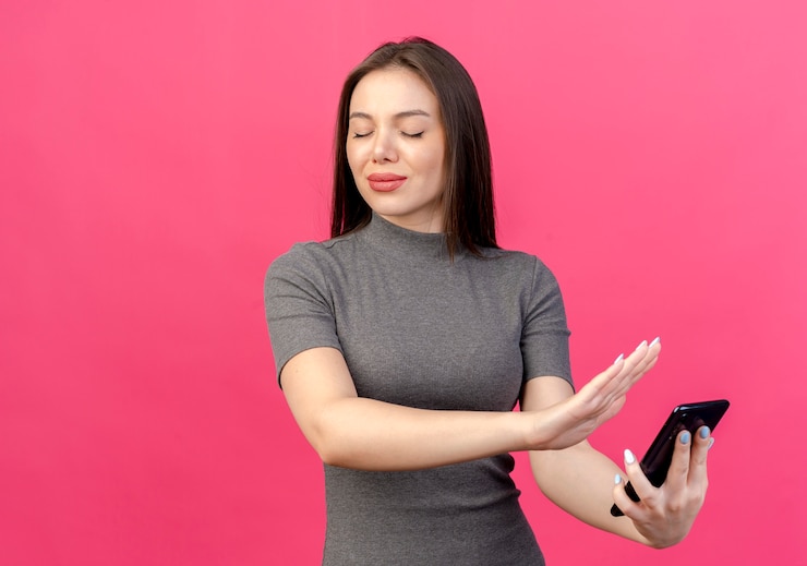 ¿Por qué hay personas que nunca suben estados a WhatsApp? La psicología lo revela
