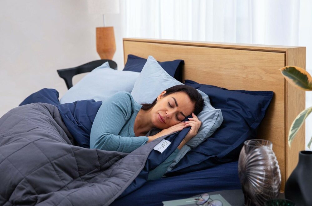 ¿Por qué las mujeres necesitan dormir más? La ciencia lo explica