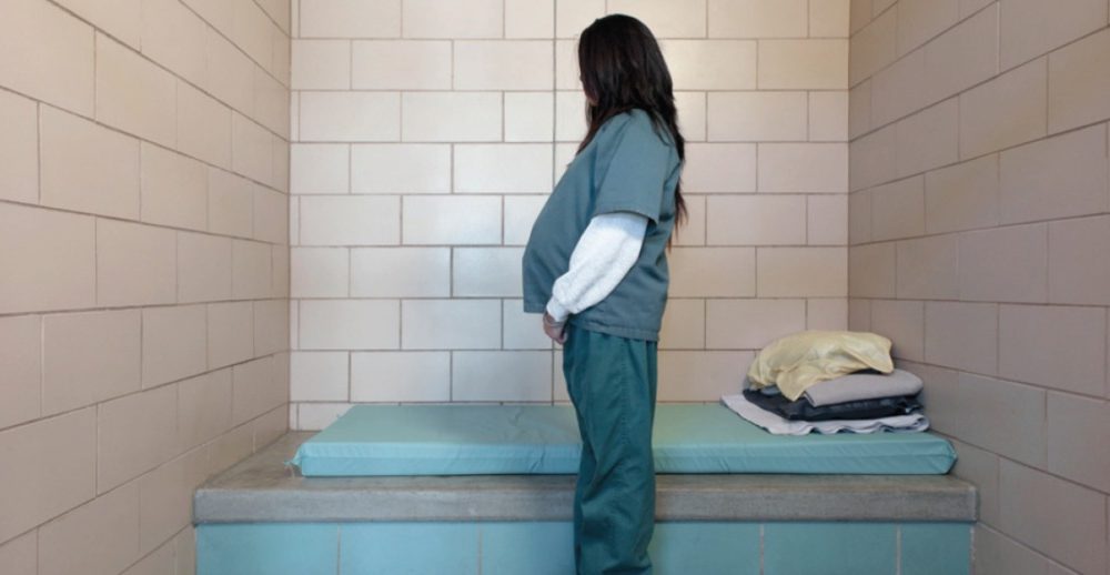 Florida: Evalúan aplazar tiempo en prisión para reclusas embarazadas