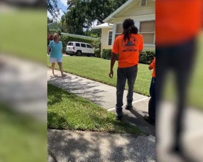 Insulto racista de una mujer en Florida hacia dos jardineros es viral