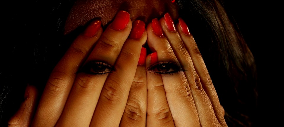 Mujer hispana fue violada mientras iba a la casa de una amiga en Miami