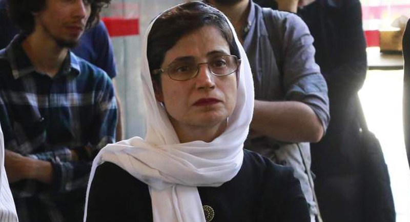 Condenaron a 33 años de cárcel y 148 latigazos a defensora iraní de los derechos de las mujeres