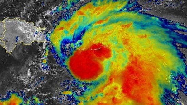 Huracán Fiona se dirige fortalecido hacia Puerto Rico