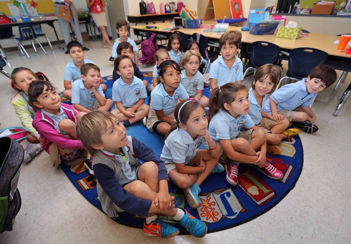 ¡Nuevo programa de Miami! Niños de kinder activarán cuentas de ahorros