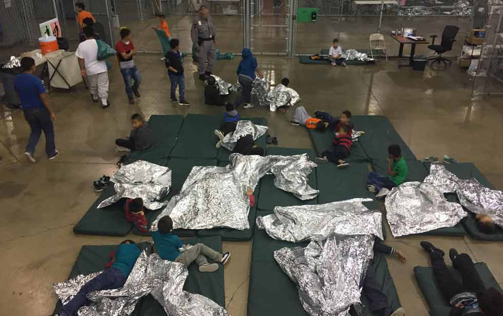 ¡En EE.UU.! Cerrado centro de detención donde metían en jaulas a niños migrantes