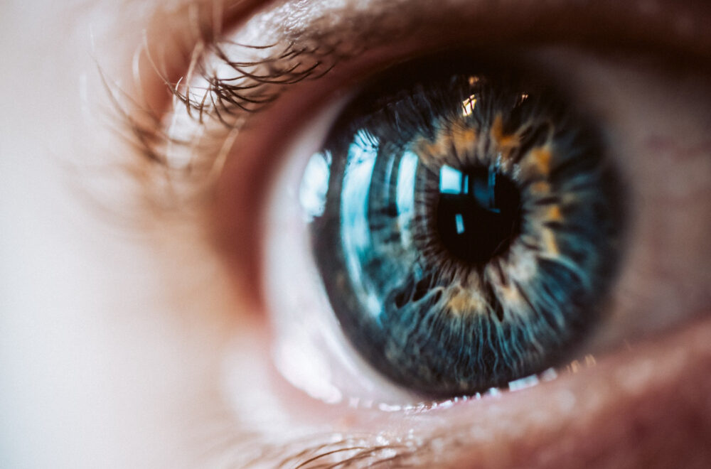 La córnea de sus ojos puede enfermar