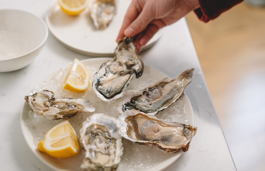 Emiten alerta en Florida por ostras contaminadas en restaurantes y mercados