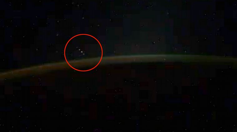 Grabados 5 ovnis luminosos desde la Estación Espacial Internacional (+ Videos)