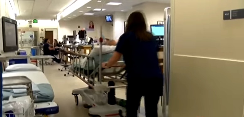 ¡Increíble! Por falta de espacio, usan cafeterías de hospitales de Florida para atender pacientes con COVID-19