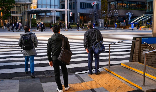 Japón apuesta por la familia y reduce jornadas laborales a 4 días