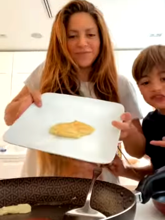 El video viral de Shakira preparando panqueques con sus hijos