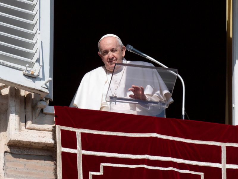Papa Francisco repudia la mutilación genital en niñas y el tráfico de mujeres