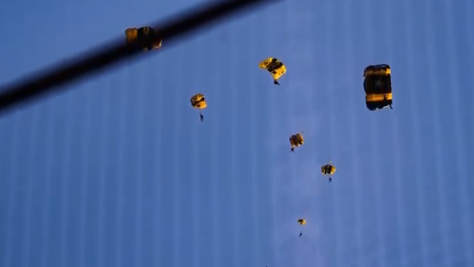 Avión con paracaidistas del Ejército provoca desalojo del Capitolio de EEUU