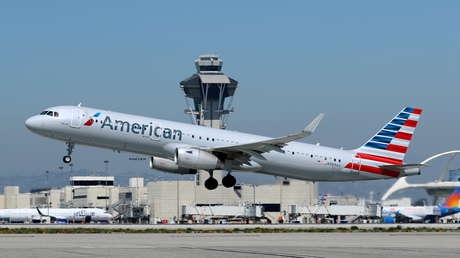 Multa de $ 23 mil para pasajera agresiva en vuelo de American Airlines