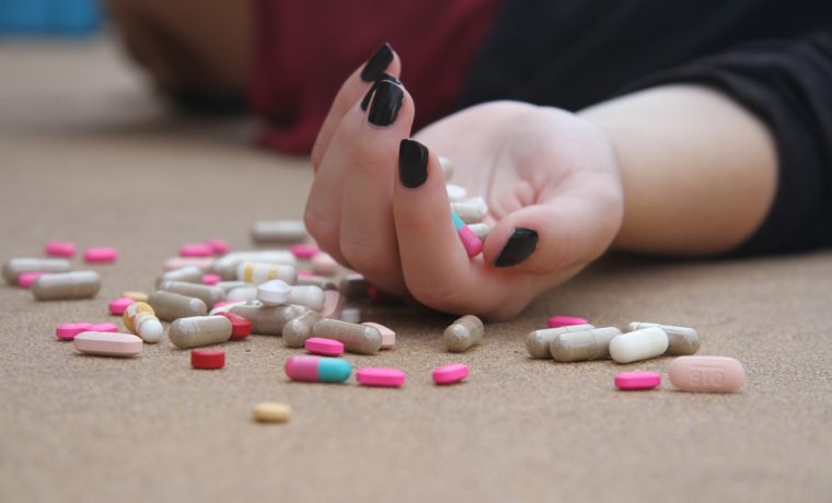 Florida acusó a consultora de generar epidemia de opioides en EEUU