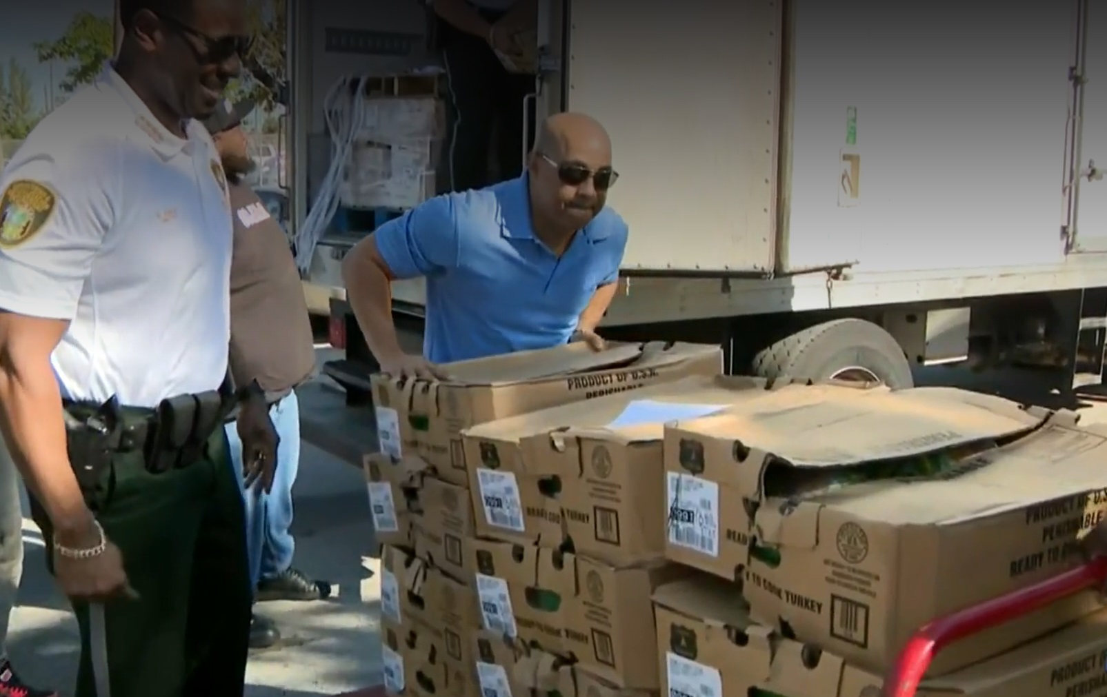 ¡Buen samaritano! Obsequió mil pavos para las familias más necesitadas de Miami