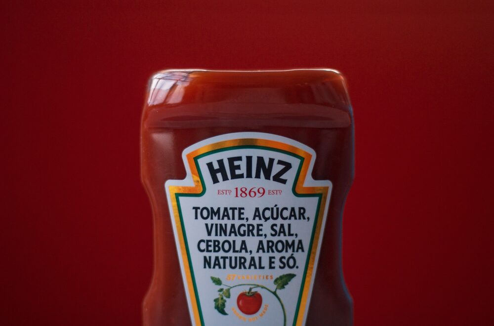 Kraft Heinz eliminará los colorantes artificiales en EE.UU. para 2027